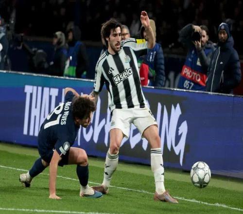 佩德里斩获,惊人荣誉,首次亮相最,世界杯半决赛,2026世界杯,赛程解析,赛事亮点,足球盛事